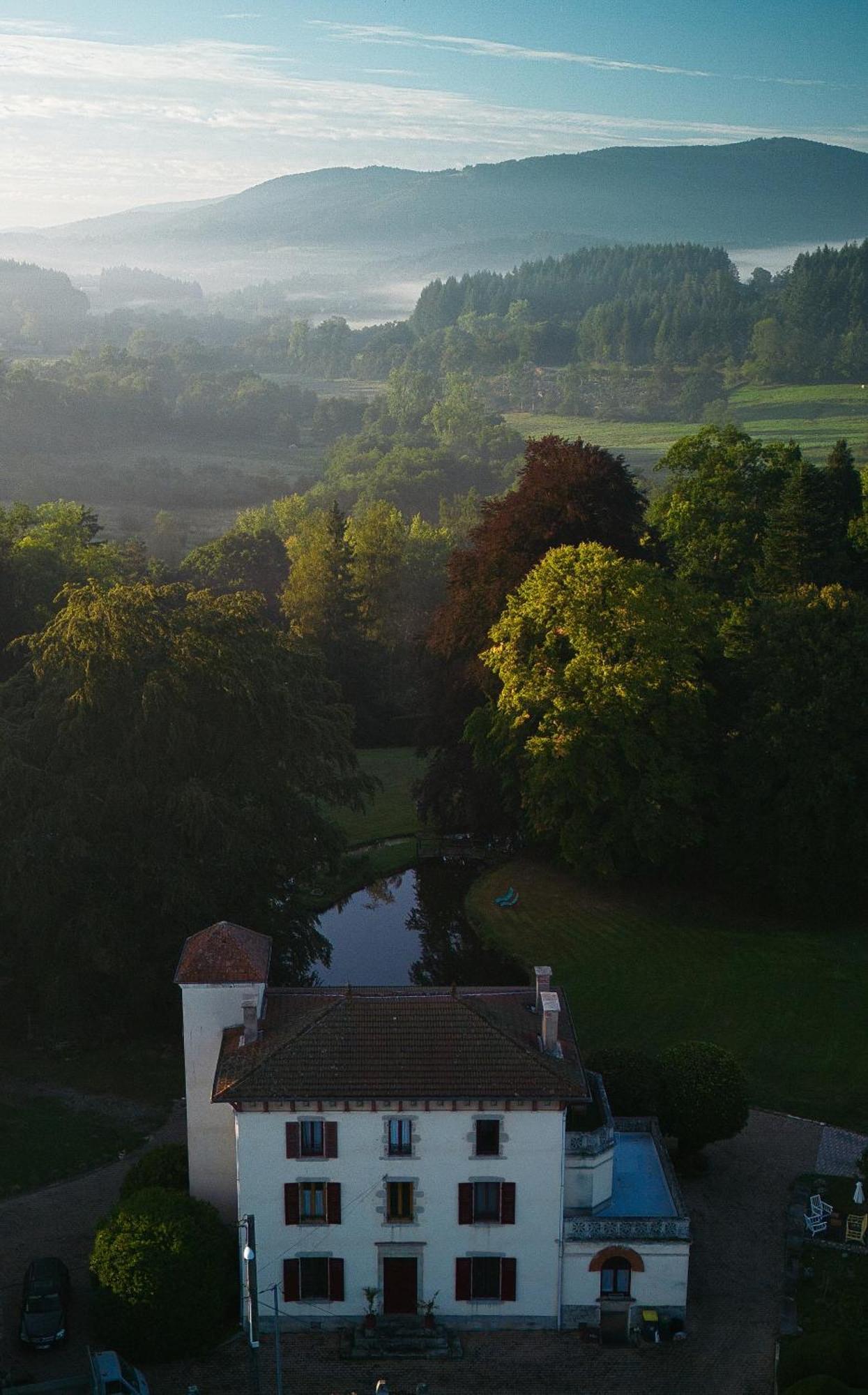 Celles-Sur-Durolle Domaine De Marchal - Chambres Et Table D'Hotes المظهر الخارجي الصورة